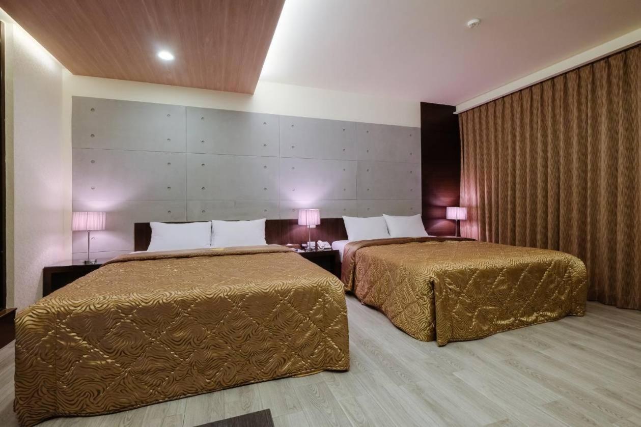 Foxdou Business Motel Тайнань Екстер'єр фото